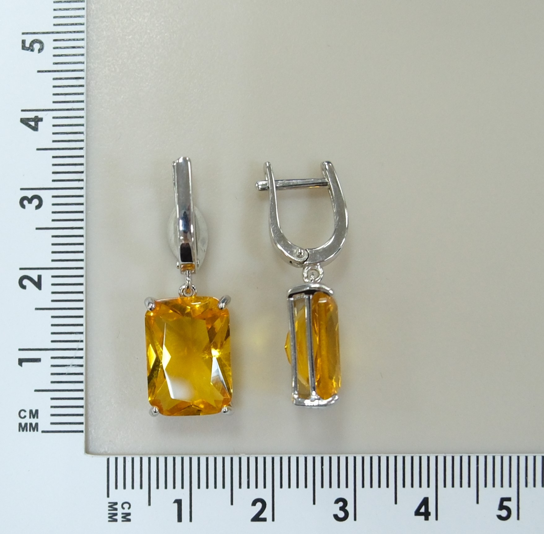 Серебряные серьги с цитринами